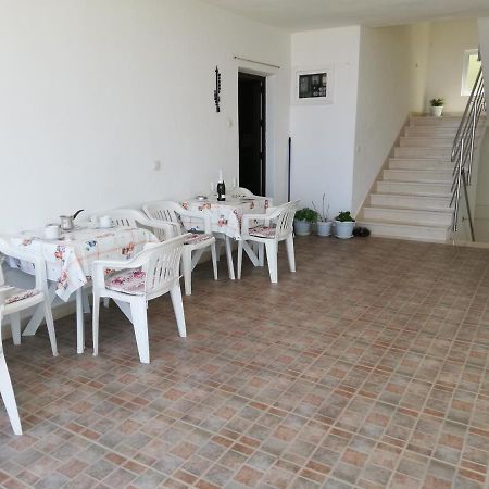 Apartments Aniko Saric Tučepi Zewnętrze zdjęcie