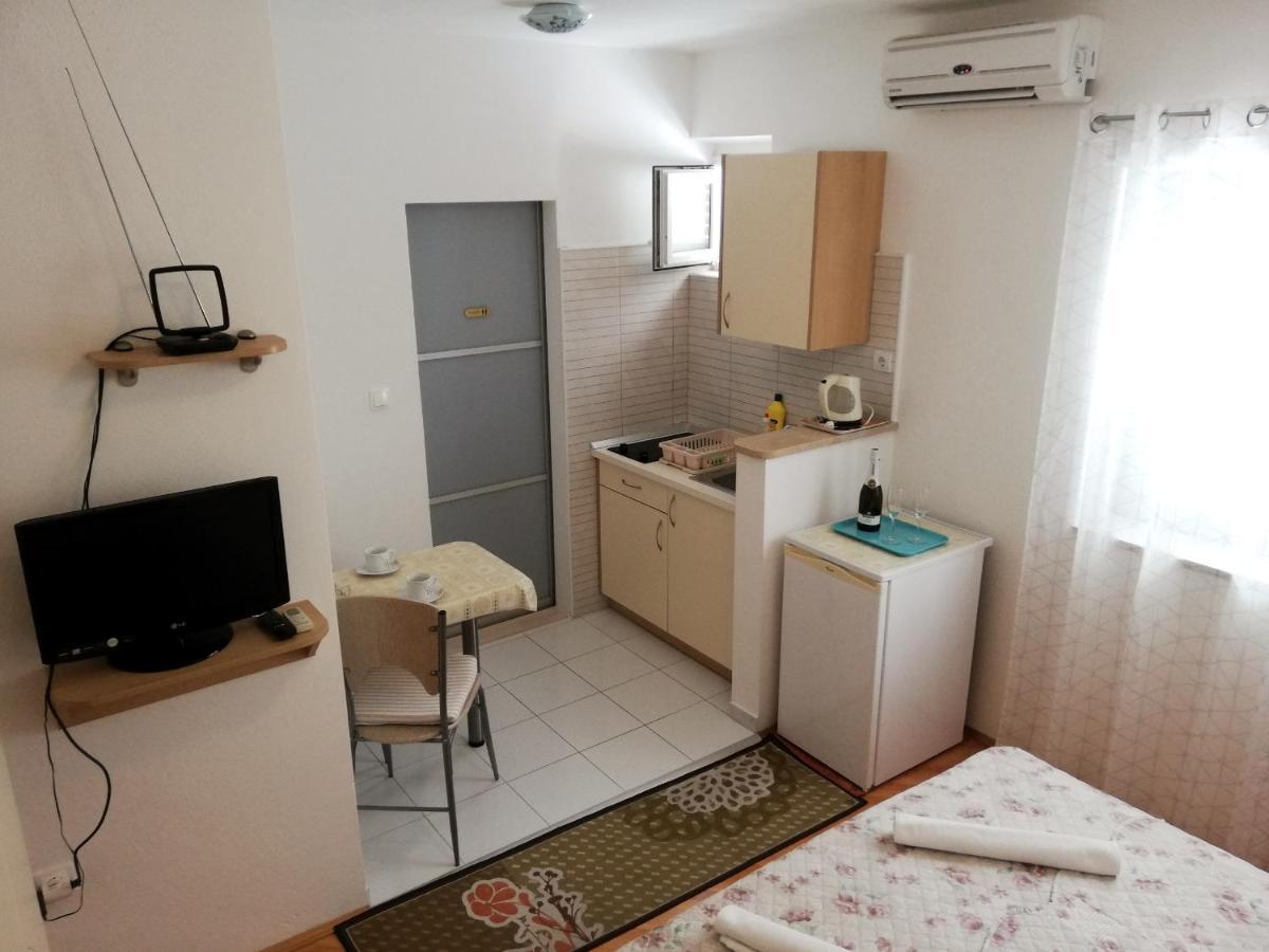 Apartments Aniko Saric Tučepi Zewnętrze zdjęcie