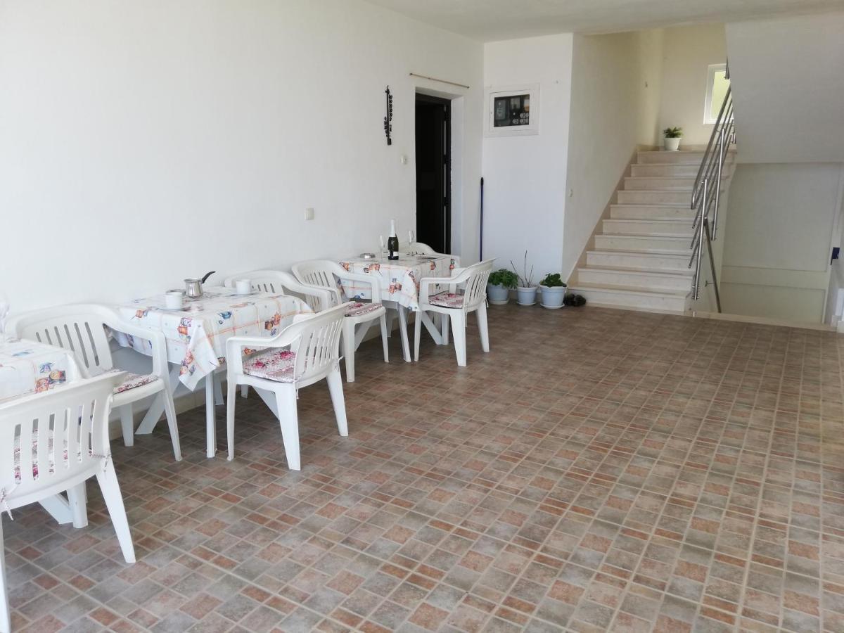 Apartments Aniko Saric Tučepi Zewnętrze zdjęcie