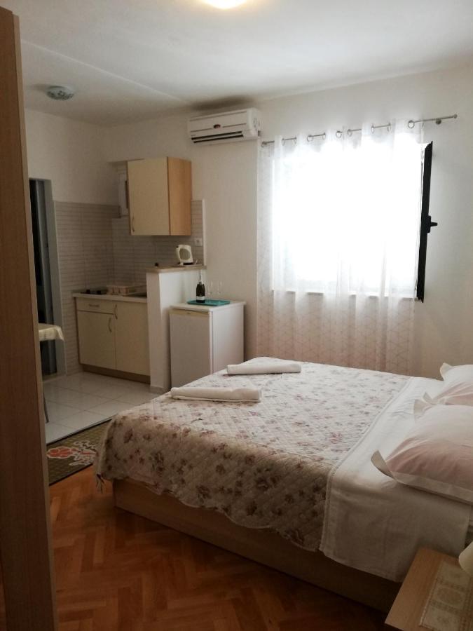 Apartments Aniko Saric Tučepi Zewnętrze zdjęcie